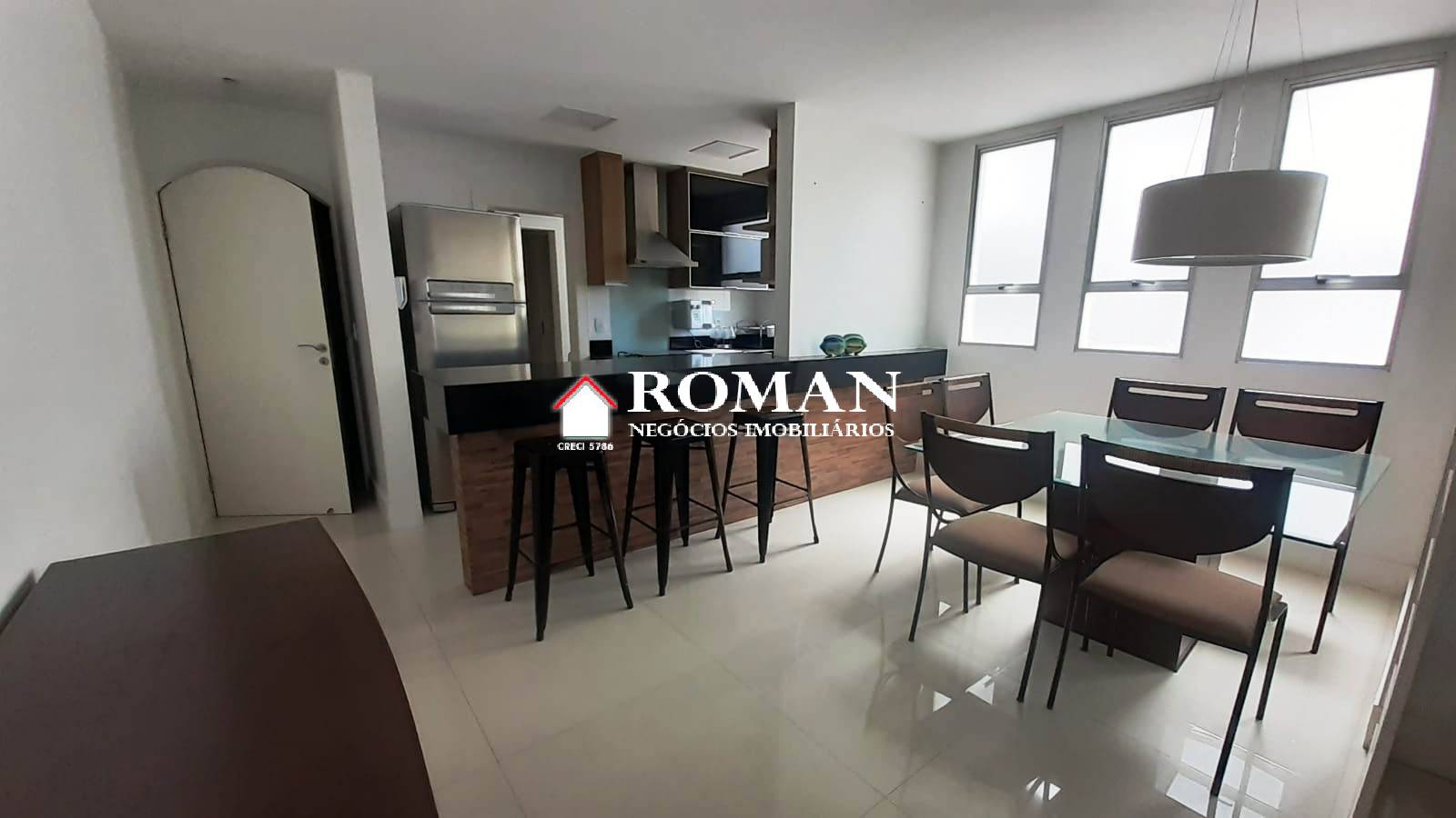 Apartamento de alto padrão em frente a Praia do Forte!