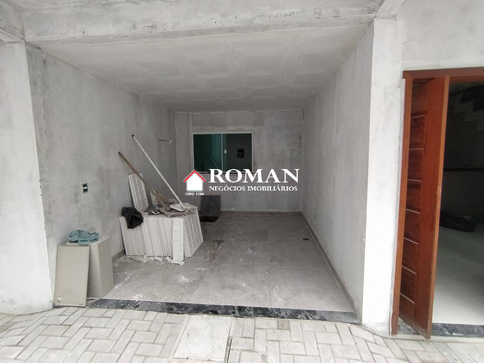 Ótima casa em condomínio com excelente localização ....