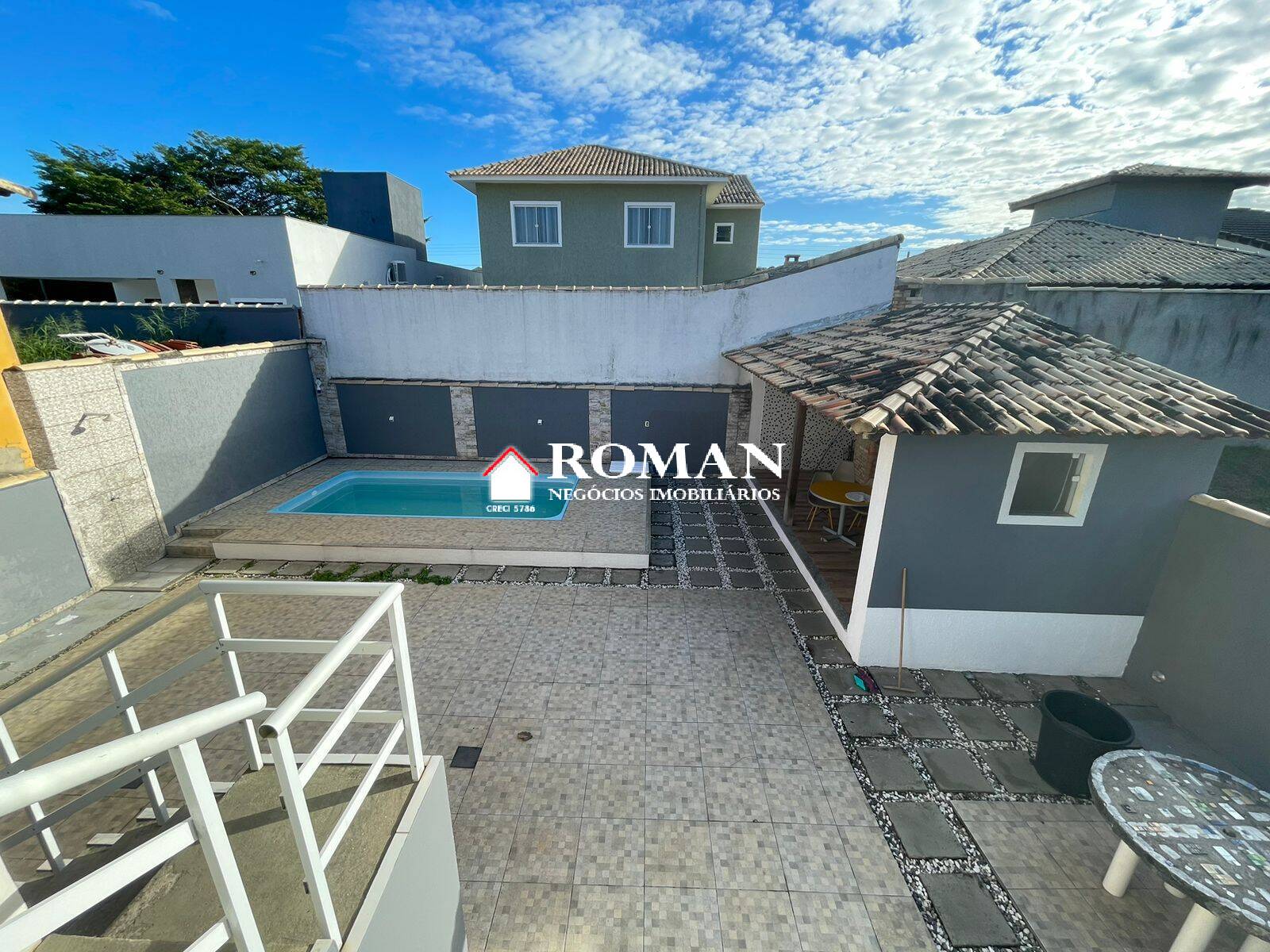 Excelente casa em condomínio fechado !!!