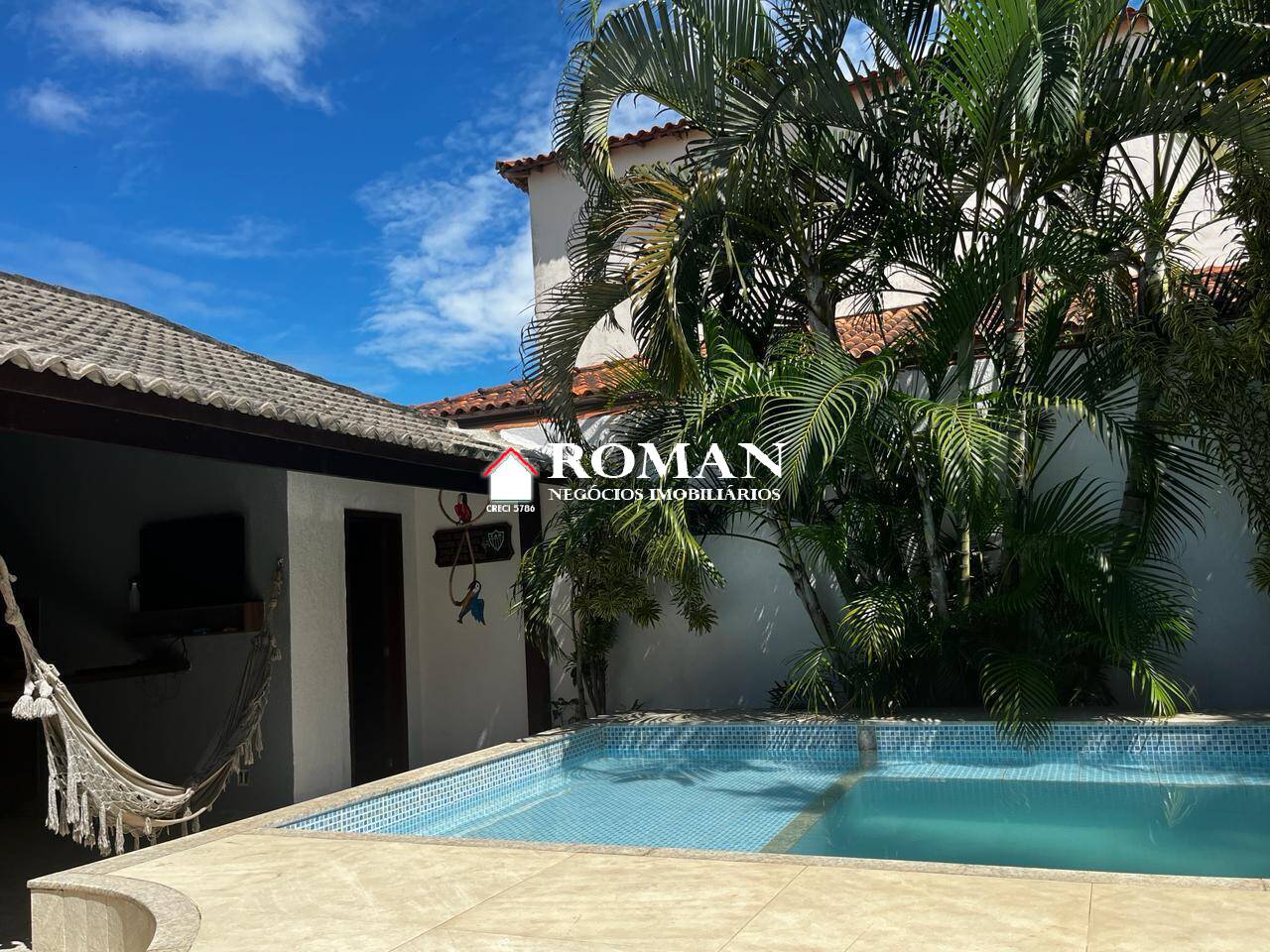 Casa Linear com Piscina Cond. Pássaros Cabo Frio