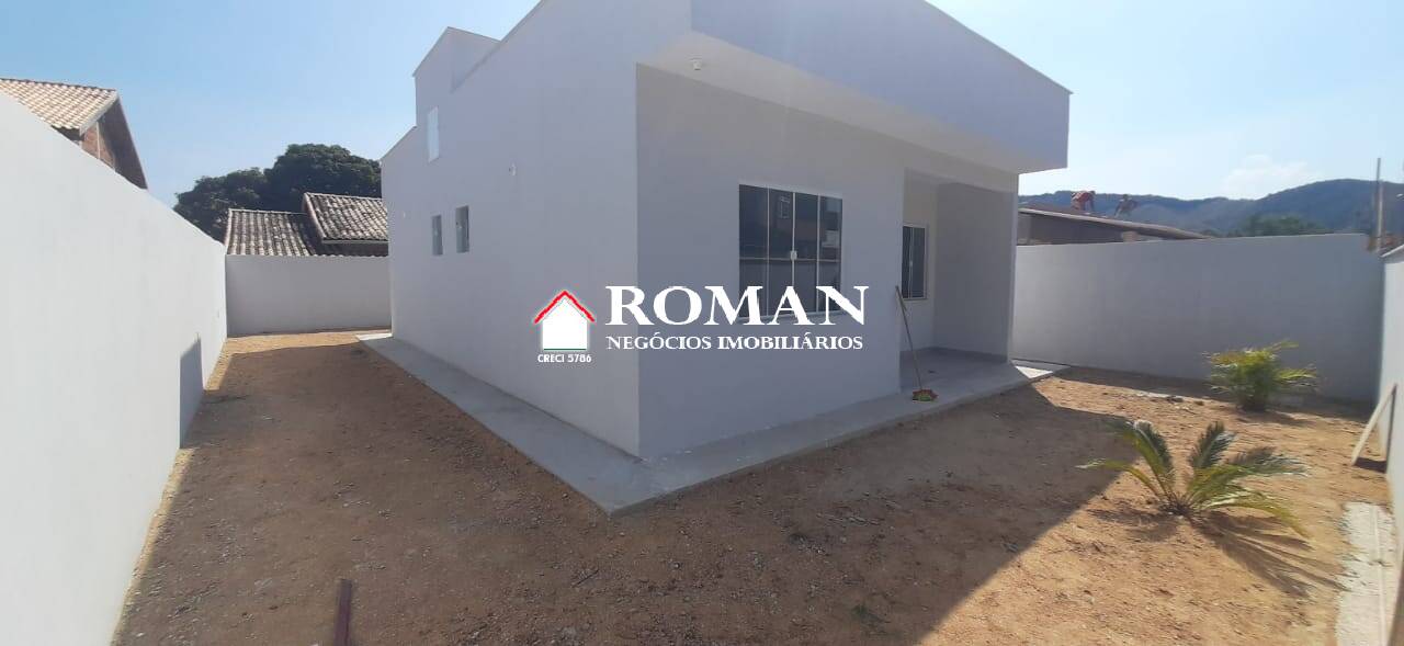 Casa linear no bairro Balneário das Conchas, São Pedro da Aldeia, venda.