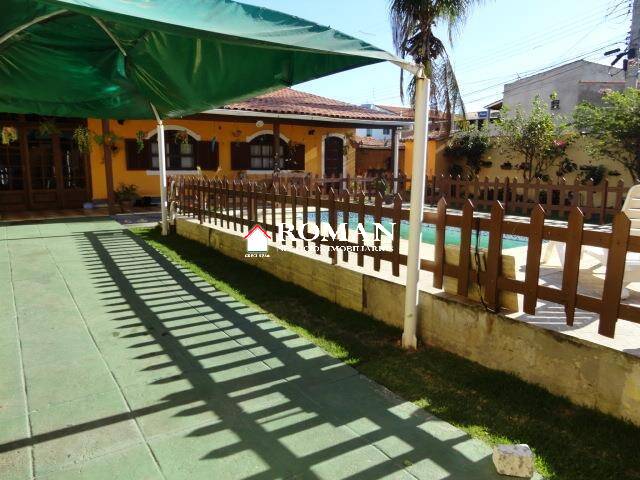 Casa Independente terreno de 635m² com Piscina!!