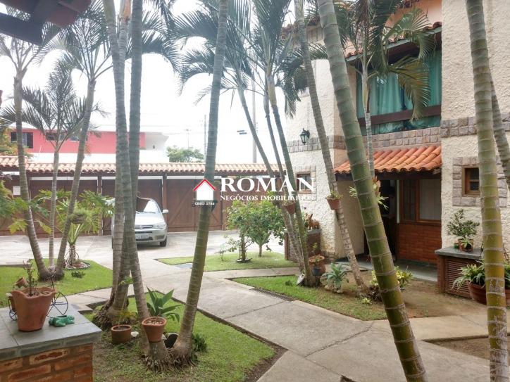 Ótima casa em condomínio fechado!!!